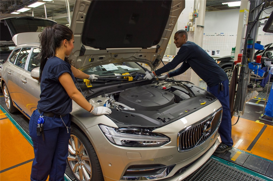 Pierwsze Volvo V90 zjechało z taśmy
