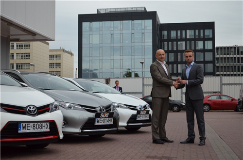 Hybrydowe Toyoty trafiają do wypożyczalni