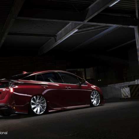 [GALERIA] Toyota Prius po tuningu: bliżej ziemi