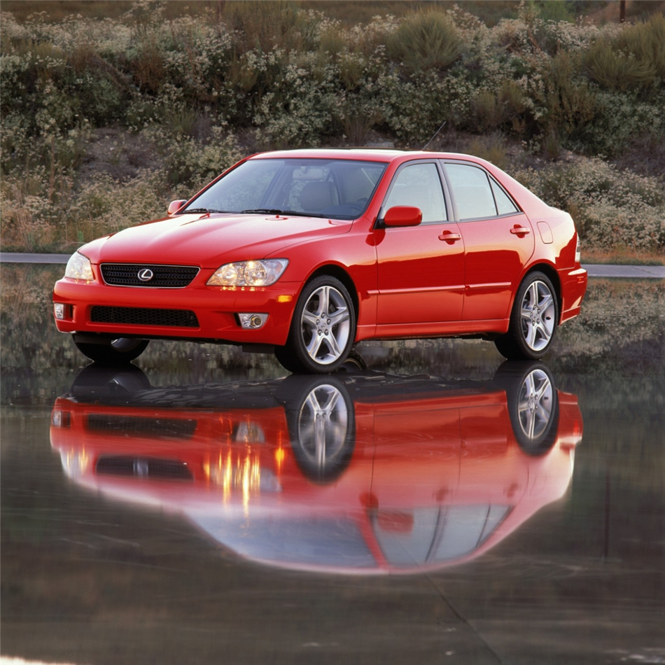 Lexus IS: historia udanego modelu