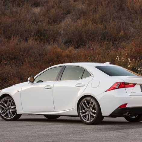 Lexus IS: historia udanego modelu