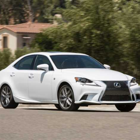Lexus IS: historia udanego modelu