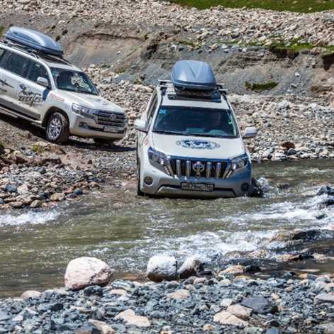 Toyotą Land Cruiser na Mount Everest