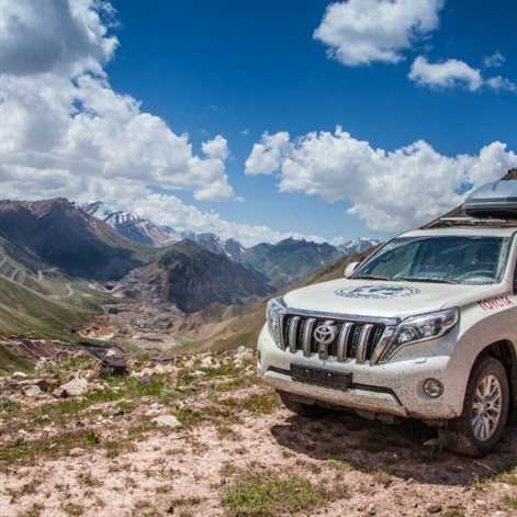 Toyotą Land Cruiser na Mount Everest