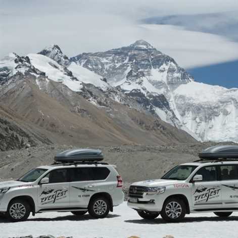 Toyotą Land Cruiser na Mount Everest