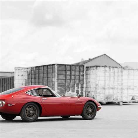 Toyota 2000GT i Land Cruiser FJ40 na licytacji