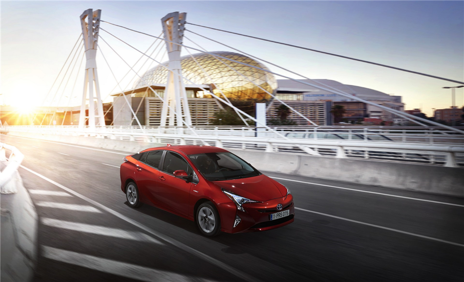 Nowa Toyota Prius jeszcze bardziej wydajna i dynamiczna