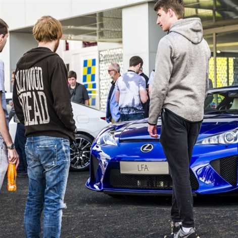 Lexus najskuteczniejszą marką motoryzacyjną w sieciach społecznościowych