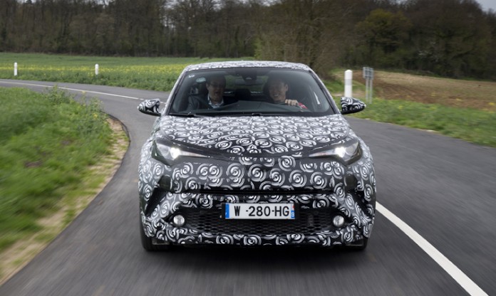 Pierwsza jazda Toyotą C-HR z jej głównym inżynierem