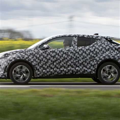Pierwsza jazda Toyotą C-HR z jej głównym inżynierem