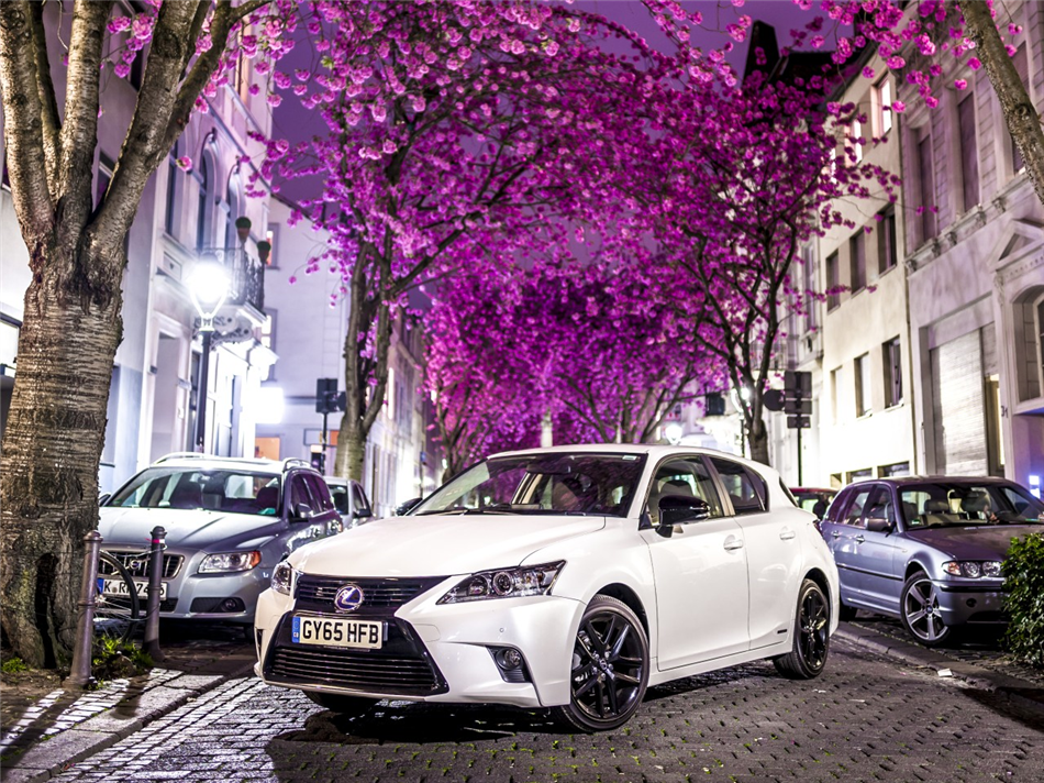 Lexus z bioplastikiem
