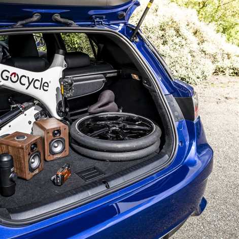 Lexus z bioplastikiem