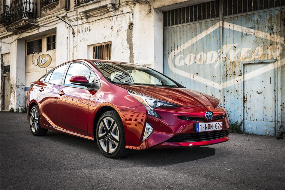 Toyota opracowała system otwierania samochodu aplikacją na telefon
