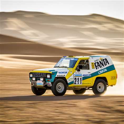 30 lat minęło: kultowy Nissan z rajdu Paryż-Dakar 1987 wraca na Saharę