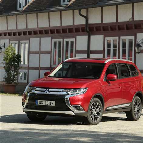 Mitsubishi Outlander 2017 i Outlander PHEV 2017 już w polskich salonach
