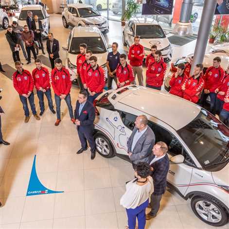 Siatkarze z klubu Effector Kielce będą jeździć hybrydowymi crossoverami Toyota C-HR