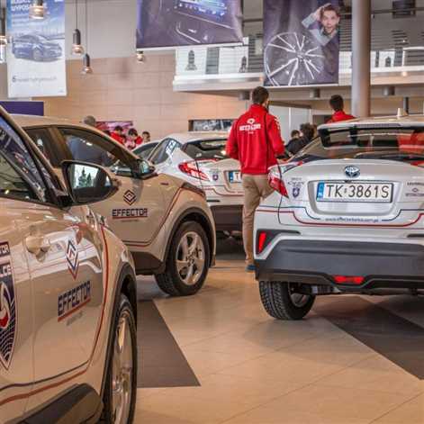 Siatkarze z klubu Effector Kielce będą jeździć hybrydowymi crossoverami Toyota C-HR