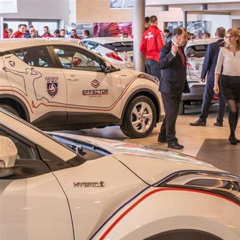 Siatkarze z klubu Effector Kielce będą jeździć hybrydowymi crossoverami Toyota C-HR