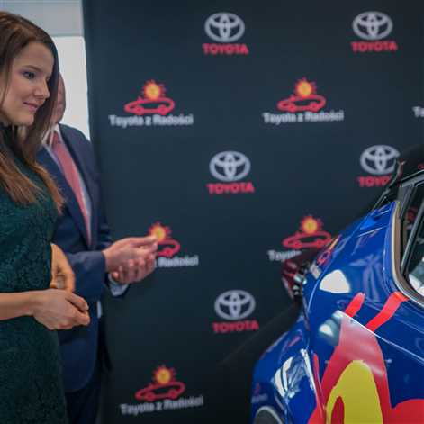 Joanna Jabłczyńska jeździ hybrydową Toyotą C-HR