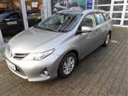 Toyota Auris Hybrid 135 Prem+Comf+Navi Hybryda, 2013 r.