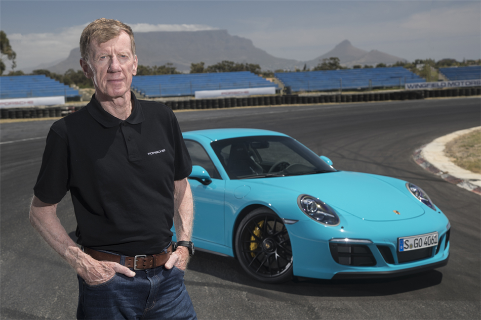 Porsche oddaje hołd ikonie motosportu – Walterowi Röhrlowi