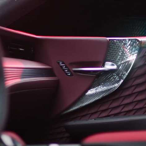 Lexus LS, kryształy i origami