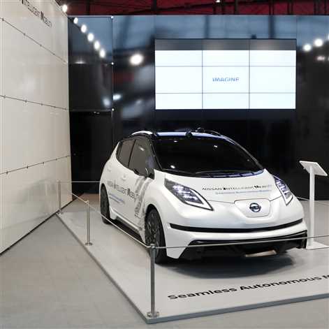 Nissan prezentuje rozwiązania, mające przyspieszyć rozwój autonomicznej jazdy