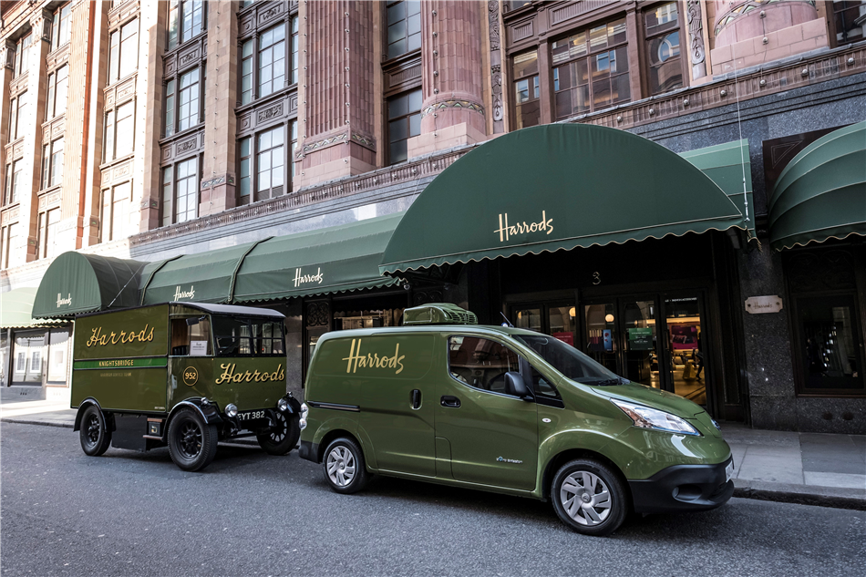 Nissan e-NV200 rewolucjonizuje flotę samochodów dostawczych Harrodsa