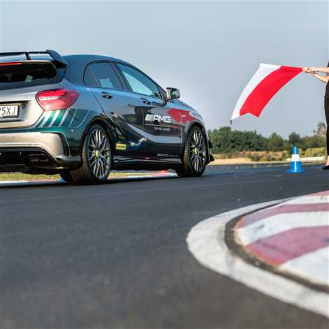 Rozpoczęcie nowego sezonu AMG Driving Academy