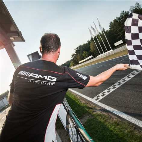 Rozpoczęcie nowego sezonu AMG Driving Academy