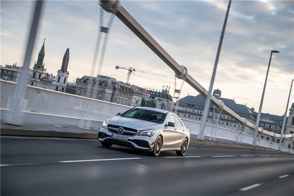 Sukces rodziny kompaktowych modeli Mercedes-Benz