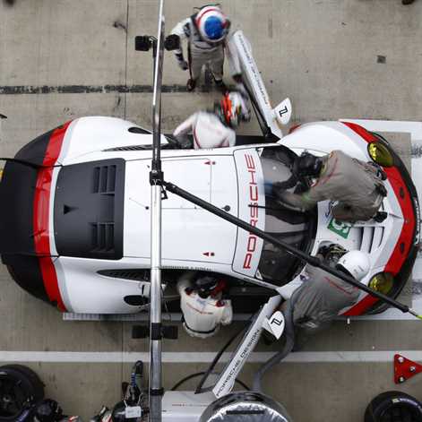 Porsche 911 RSR zaczyna sezon światowych mistrzostw WEC od miejsca na podium