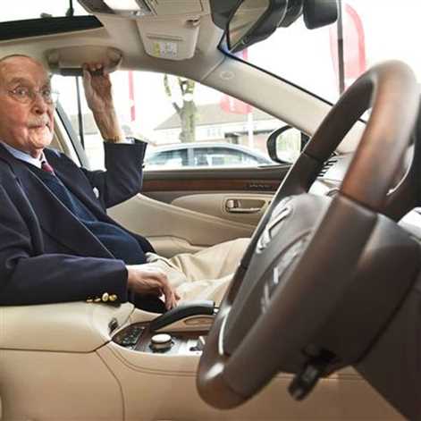Lexus LS na setne urodziny