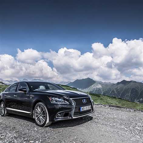 Lexus LS na setne urodziny