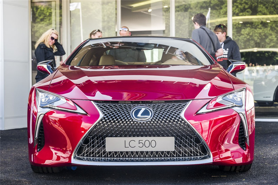 Lexus Plus dla wygodnych