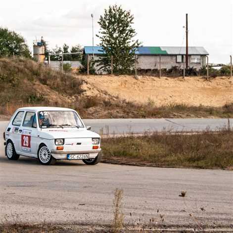 Samochód, który zmotoryzował Polskę – 44 lata temu ruszyła produkcja Fiata 126p