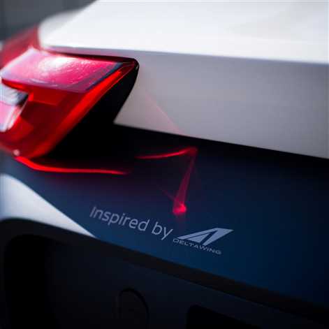 Nissan świętuje 70-lecie produkcji samochodów elektrycznych