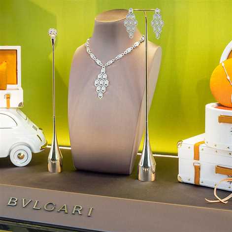 Firma jubilerska Bulgari wyrusza w podróż Fiatem 500