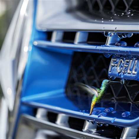 Mercedes-Benz łączy prąd i wodór