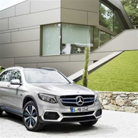 Mercedes-Benz łączy prąd i wodór