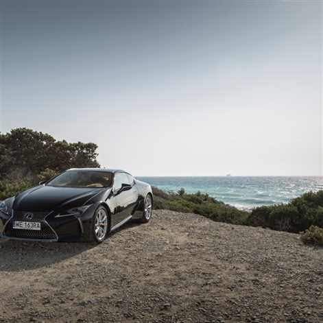 Flagowe Lexusy nominowane do WCOTY