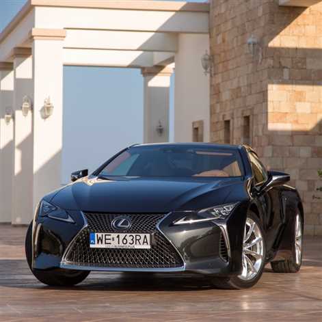 Flagowe Lexusy nominowane do WCOTY