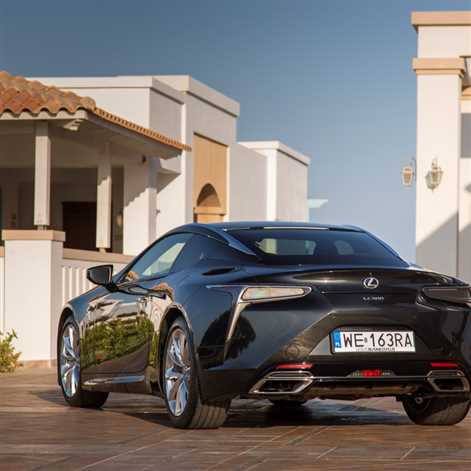 Flagowe Lexusy nominowane do WCOTY