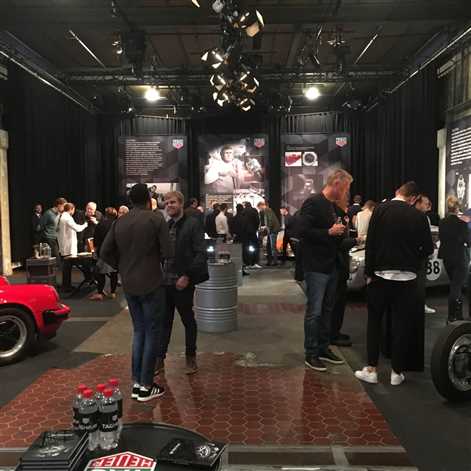 TAG Heuer przedstawia historię zegarków i wyścigów