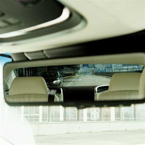 Lexus LS z cyfrowym lusterkiem