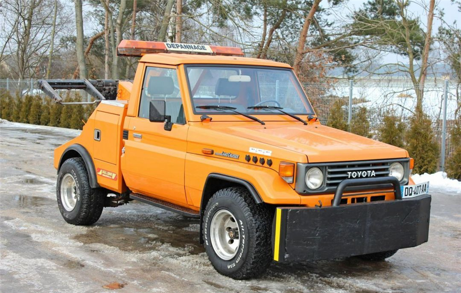 Autolaweta na bazie Land Cruisera