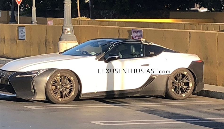 Lexus LC F przyłapany na testach
