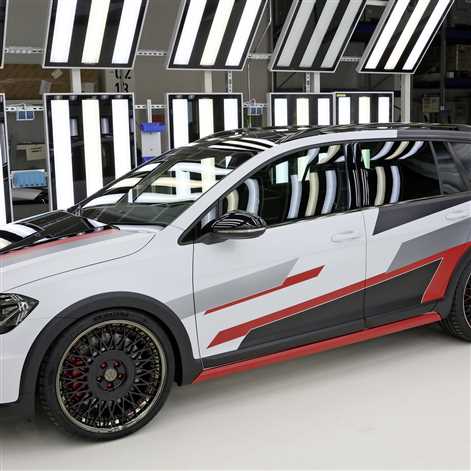 Stażyści zaprojektowali własne Golfy