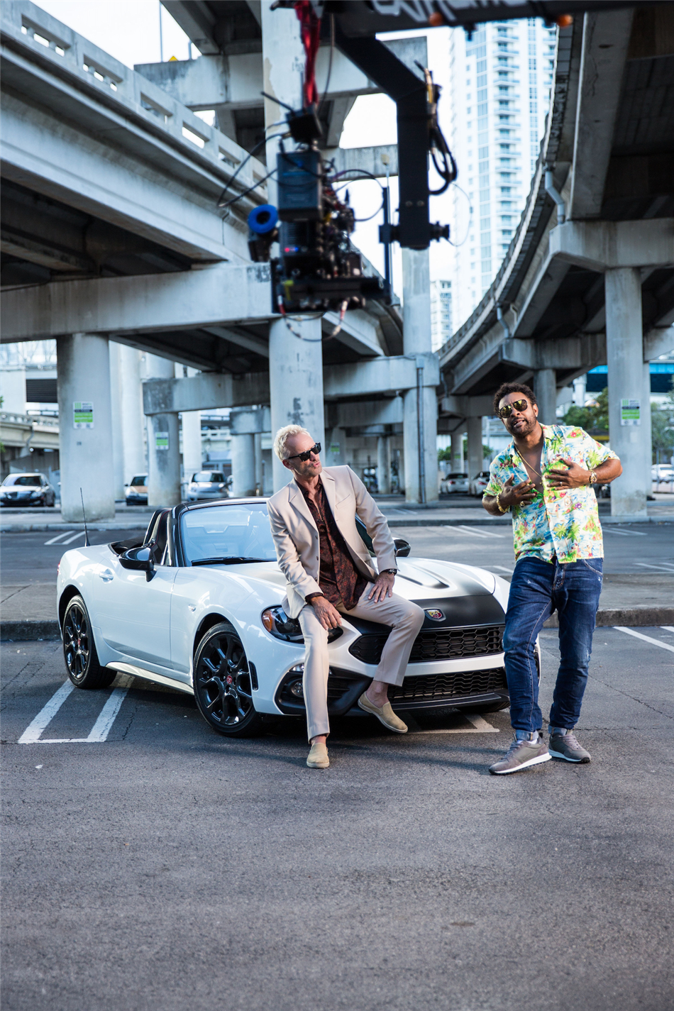 Abarth 124 spider w teledysku Stinga i Shaggy