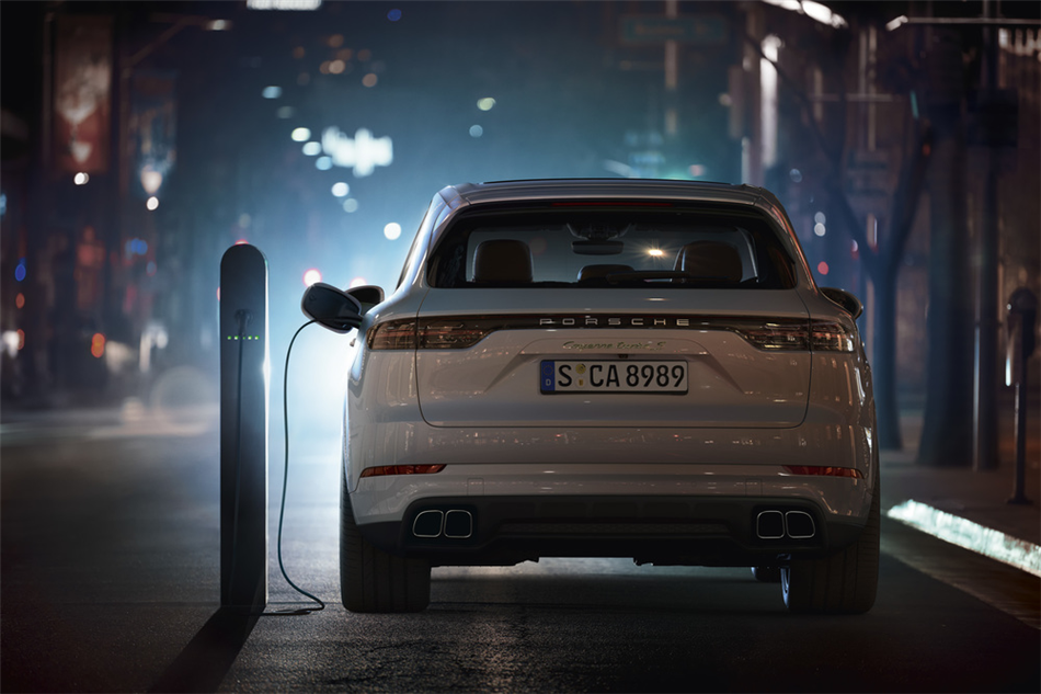Najmocniejszy SUV Porsche to hybryda